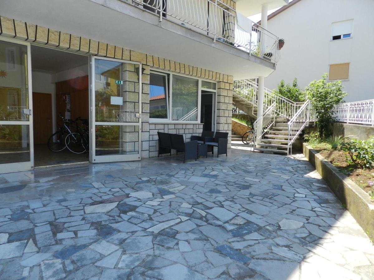 איזולה Apartma Chrystel מראה חיצוני תמונה