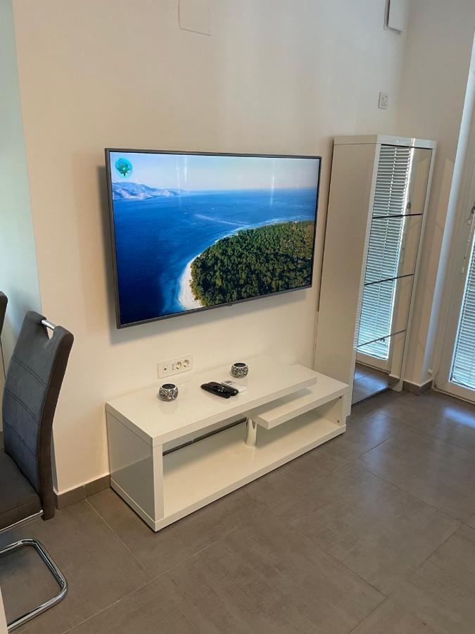 איזולה Apartma Chrystel מראה חיצוני תמונה